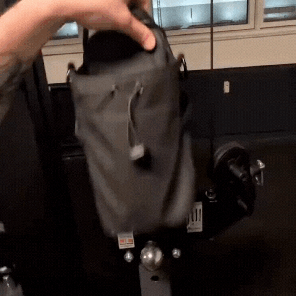 MAGNETIC GYM BAG